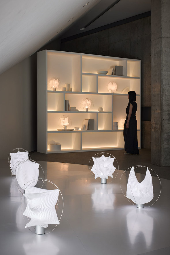 iPhone Pocket ѐMs P[X CbZC ~P ISSEY MIYAKE O ꐶ Apple