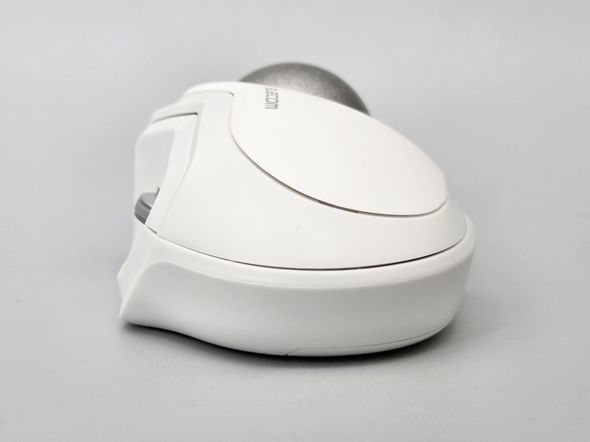 斜めになっている