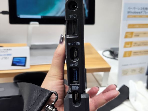 USB Standard-A�𓋍�