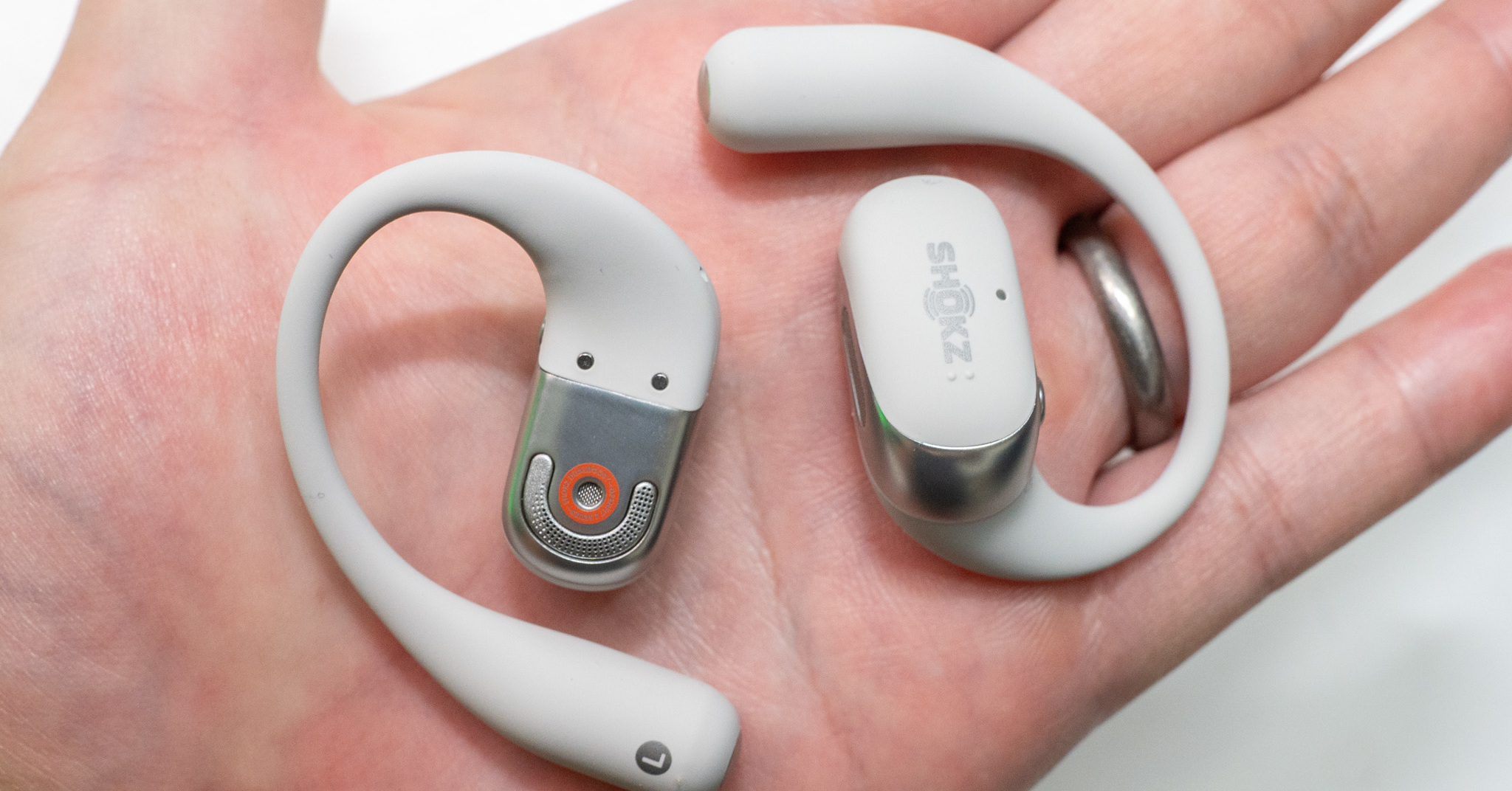 Shokzの新オープンイヤー「OpenFit 2+」は前モデルと何が違う？ 価格差