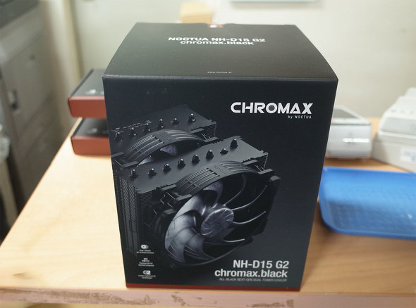 �I���I�X�y�b�N�ɓ��ׂ����uNH-D15 G2 chromax.black�v