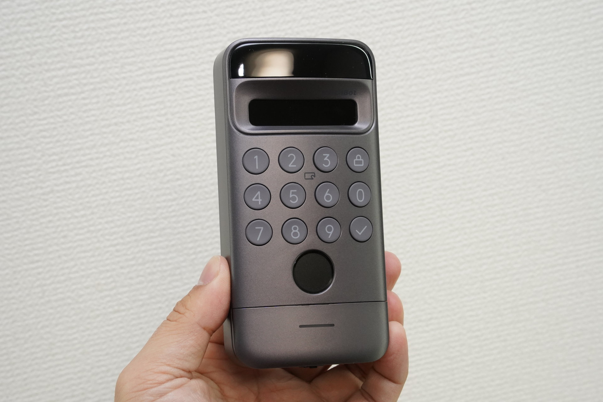 手のひらで鍵が開く「SwitchBot 顔認証パッドPro」を試す 静脈認証の
