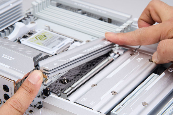 MAG X870E TOMAHAWK MAX WIFI PZ PROJECT ZERO �G���G�X�A�C�R���s���[�^�[�W���p�� MSI ���z��