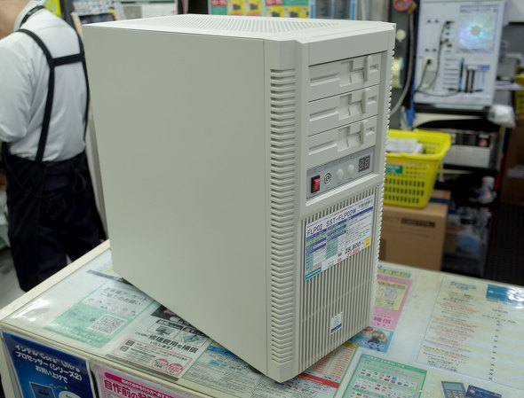 ���X��11���ɓ��ׂ����uSST-FLP02W�v