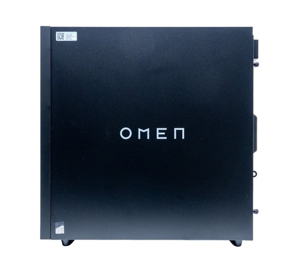 光らない”がプロ現場でうれしい “Ryzen 7 7800X3D×GeForce RTX 5070”の