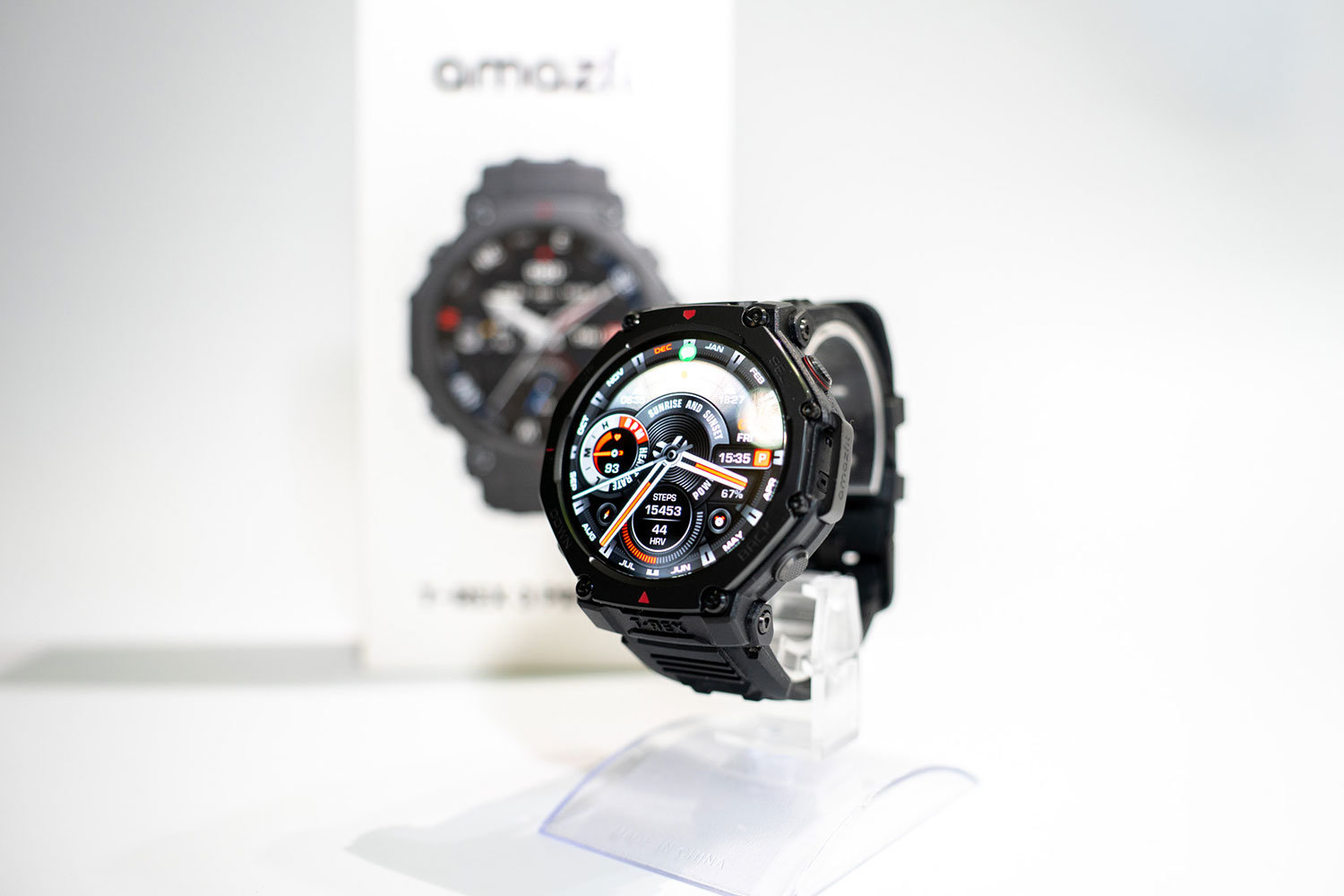 ＋2万円の価値はある？ 「Amazfit T-Rex 3 Pro」実機レビュー チタン