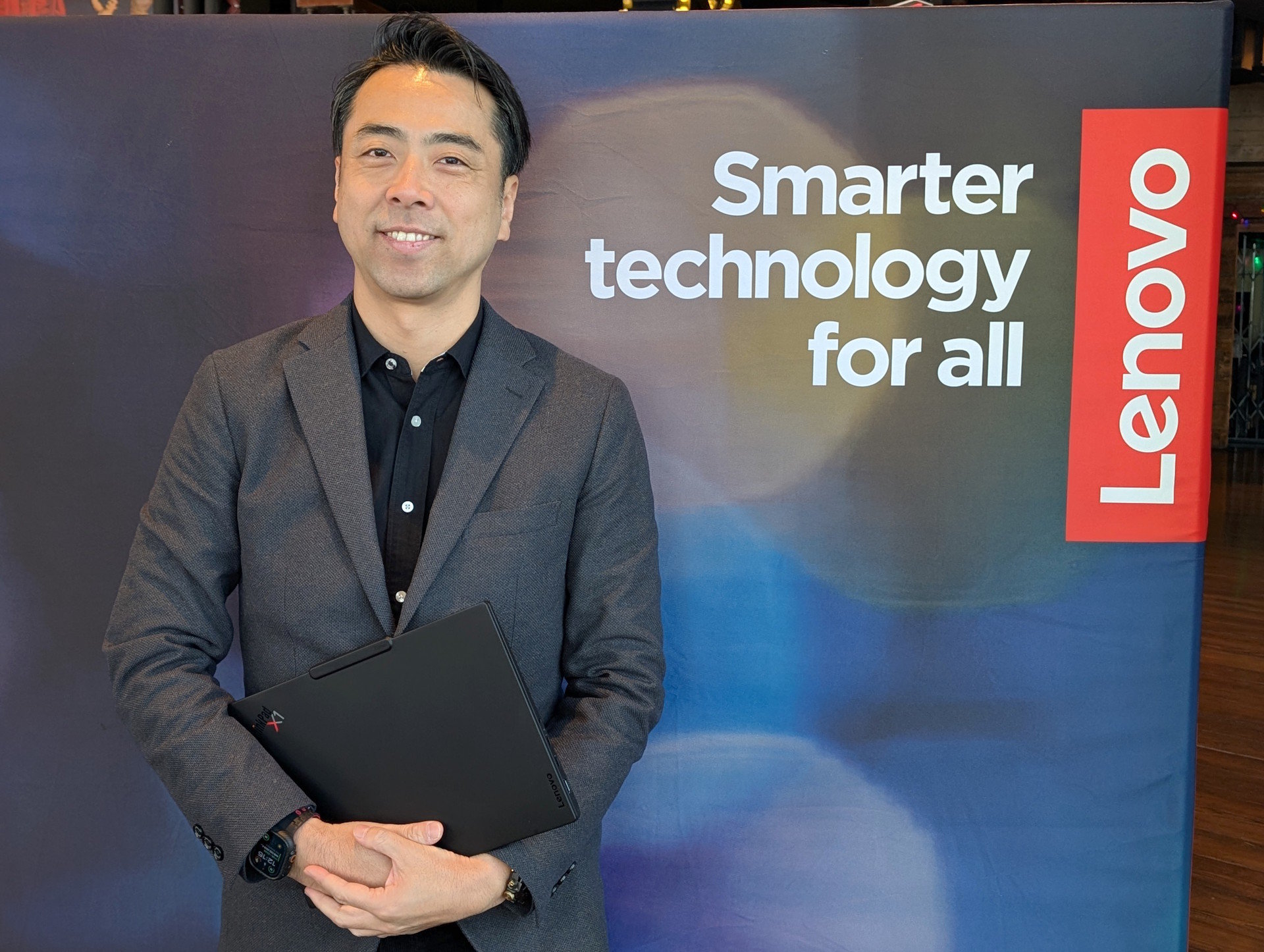 AI時代のThinkPad”をレノボ・塚本氏に聞く 新設計のフラグシップから