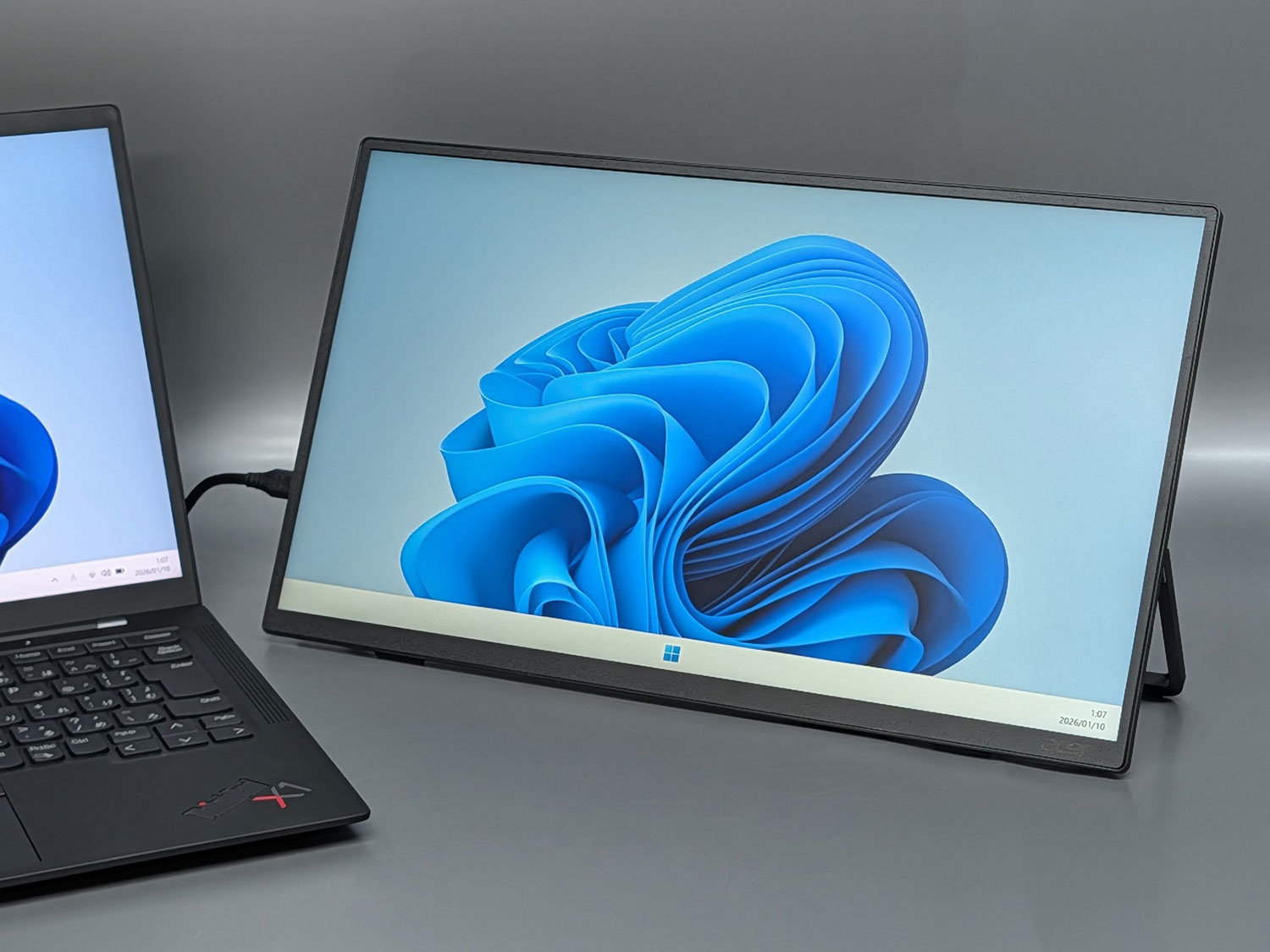 実売1.2万円で驚きの3年保証！ エイサーの15.6型モバイルディスプレイ