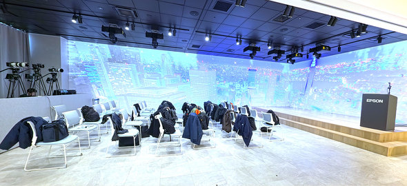 �G�v�\���̔� �@�l���� �\�� �\�����[�V�����Z���^�[ Epson XaILab �G�v�\���T�C���{