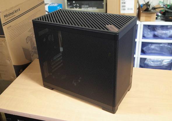 �I���I�X�y�b�N�ɓ��ׂ����uMiniArt 4�v