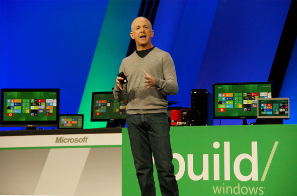 2011�N9���ɊJ�Â��ꂽBuild Conference��Windows 8���Љ��X�e�B�[�u���E�V�m�t�X�L�[��