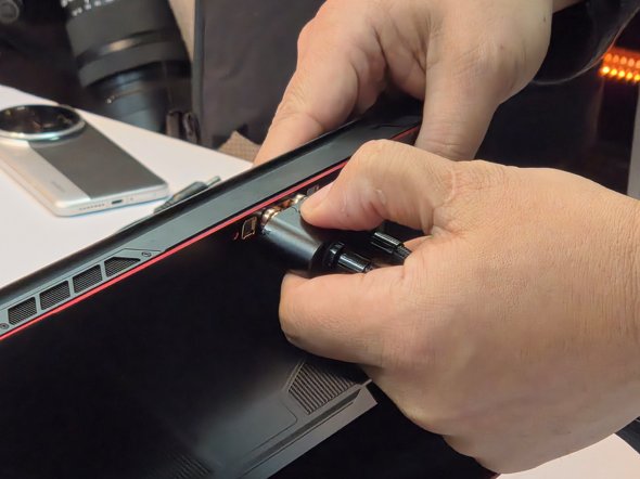 �������@