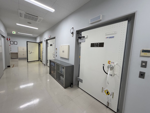 ��������������