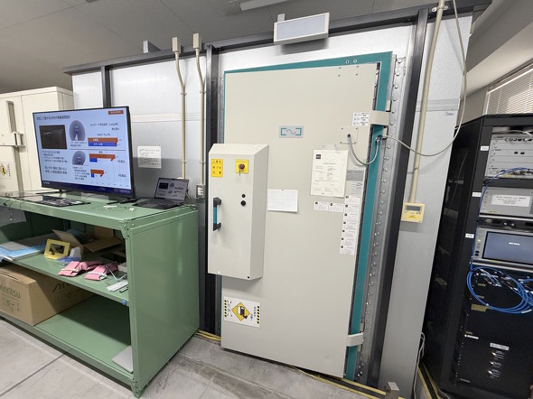 �A���e�i�����𑪂镔��