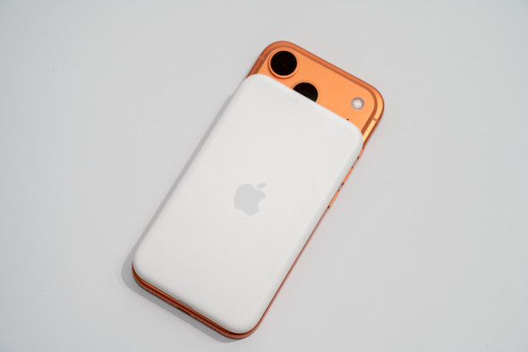 Apple �V�^ �X�}�[�g�t�H�� iPhone Air �X���� �y�� 1�� A19 Pro �y�� MagSafe