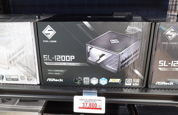 ドスパラ秋葉原本店に並ぶ「Steel Legend SL-1200P」