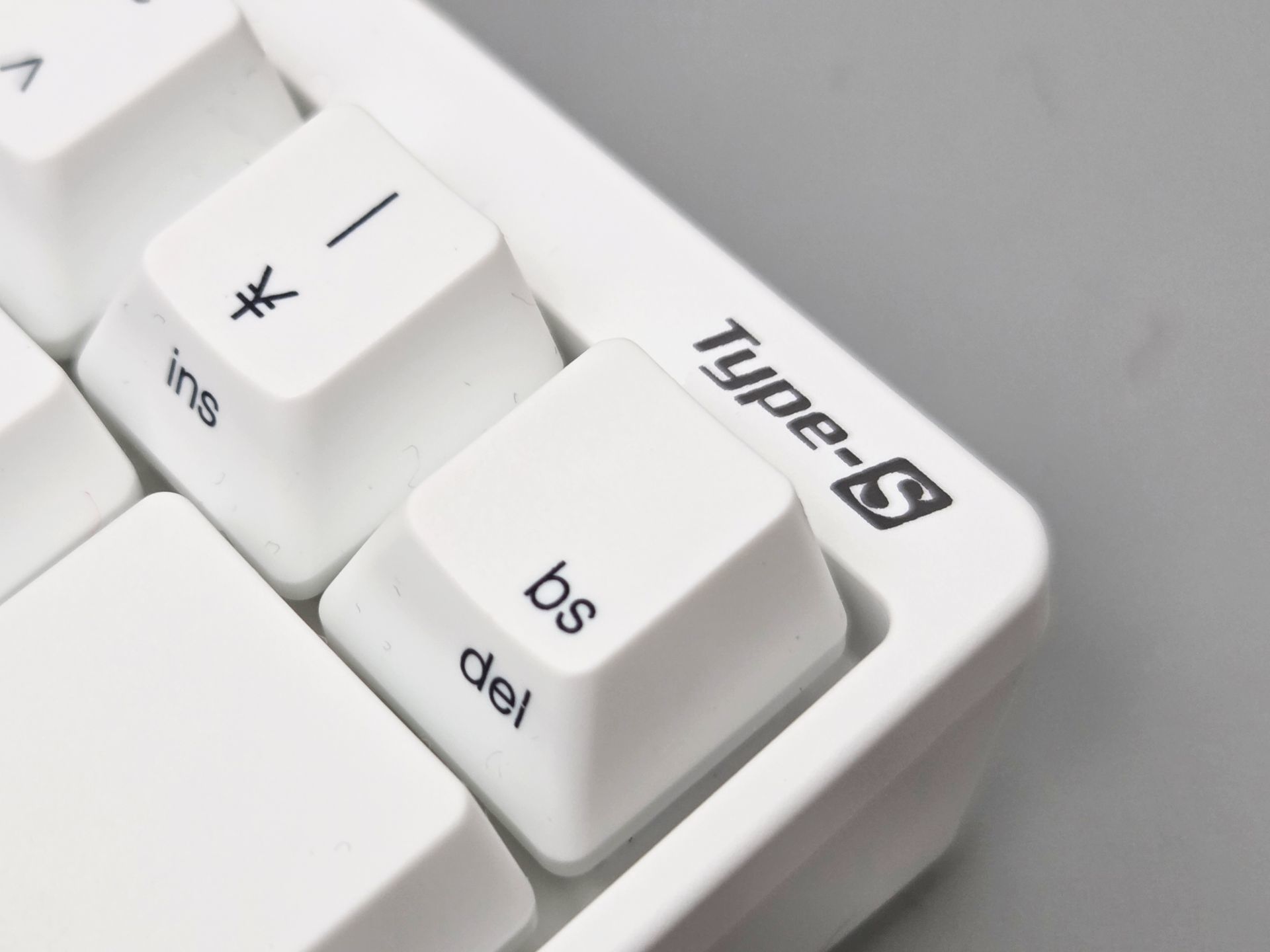 日本語配列も追加されたレジェンダリーモデル「HHKB Professional