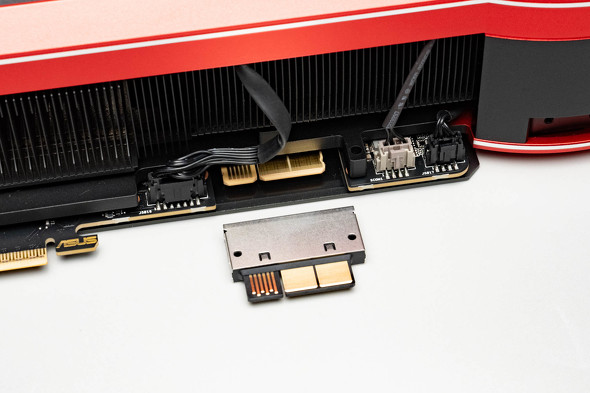 BTF�d���R�l�N�^�[