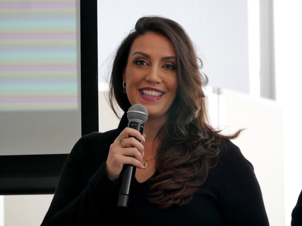 アテナ・カスヴィキスCMO