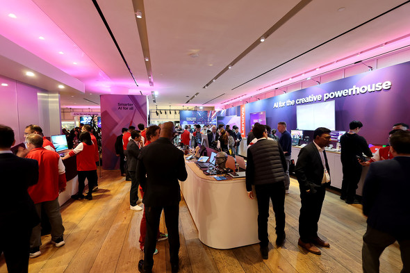 Lenovo�u�[�X�̗l�q