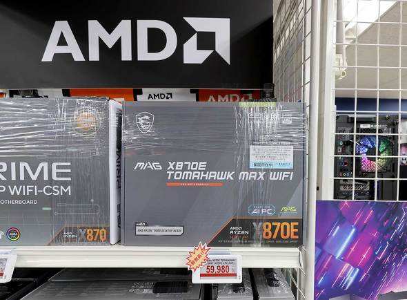 �h�X�p���H�t���{�X�ɕ��ԁuMAG X870E TOMAHAWK MAX WIFI�v