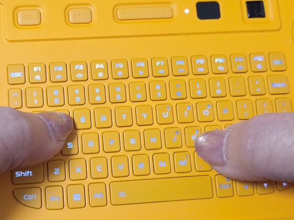 �e�w����