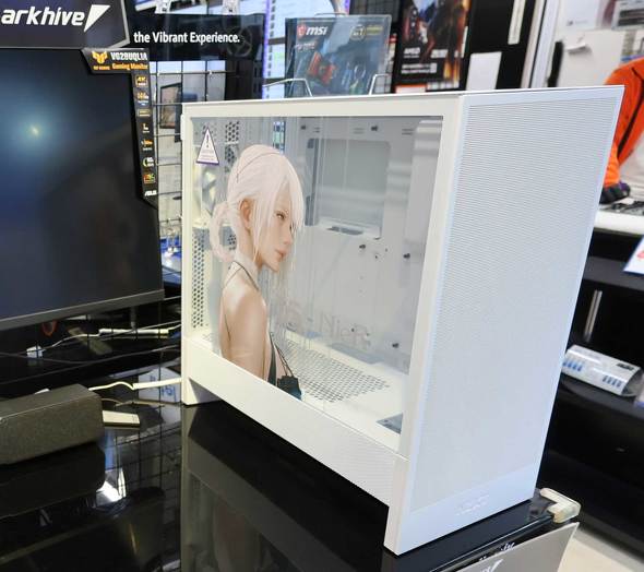 �p�\�R��SHOP�A�[�N�ɓW�����́uH5 FLOW NieR 15TH ANNIVERSARY EDITION�v