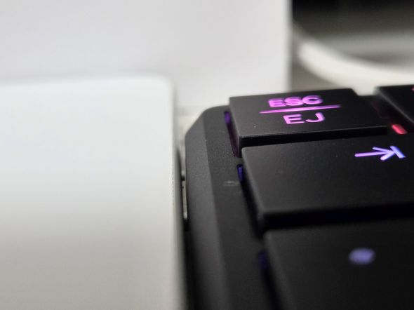 iPhone 16�Ƃ̔�r