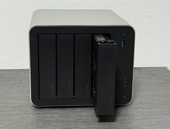 TERRAMASTER 4�x�C NAS F4-425 Plus SSD HDD 5GbE TRAID �X�g���[�W NAS