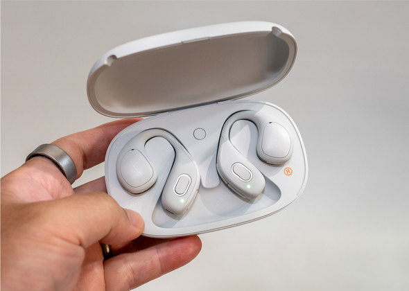 NTT�\�m���e�B �I�[�v���C���[�^ �W���� cocoe Ear �R�R�G �N���E�h�t�@���f�B���O