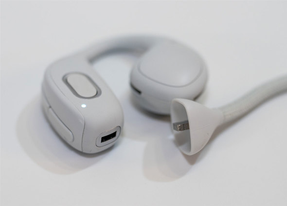 NTT�\�m���e�B �I�[�v���C���[�^ �W���� cocoe Ear �R�R�G �N���E�h�t�@���f�B���O