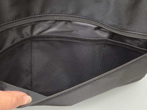 �����ɂ�3�̎d�؂肪���郁�b�V���|�P�b�g�𓋍�