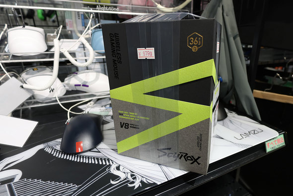 �p�\�R��SHOP�A�[�N�ɓ��ׂ����uSCYROX V8�v