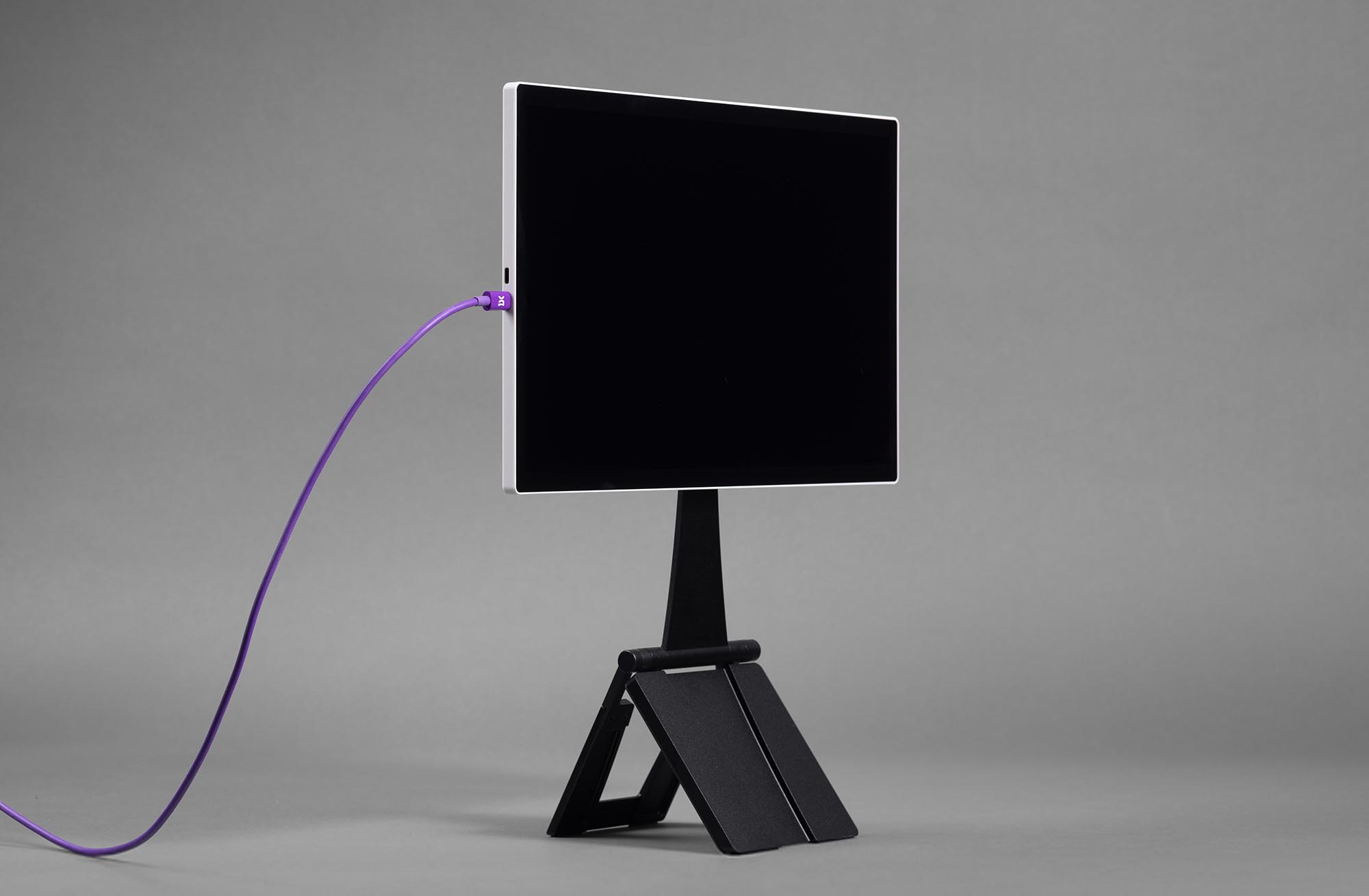 15.6型ワイド液晶モバイルディスプレイ espresso Displays、高輝度表示に対応した15.6型モバイル液晶