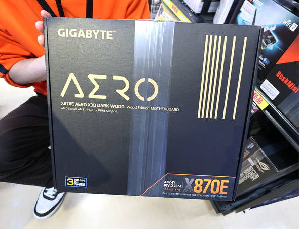 �p�\�R��SHOP�A�[�N�ɓ��ׂ����uX870E AERO X3D DARK WOOD�v