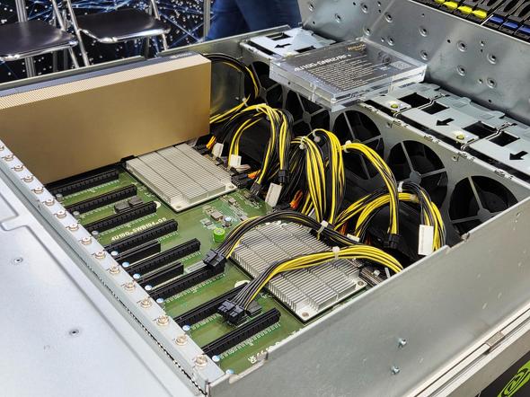 �����GPU�T�[�o�[