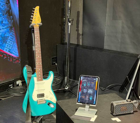 GREEN FUNDING JBL BandBox Trio Solo Bluetooth �X�s�[�J�[ �o�b�e���[ �M�^�[