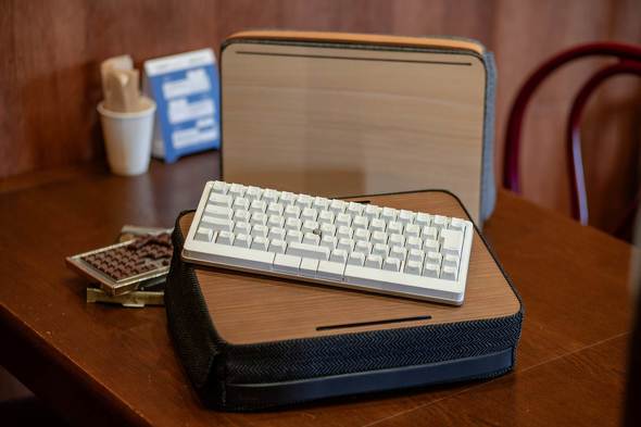�f�X�N�G�j�E�F�A�ƃf�X�N�G�j�E�F�A2�iHHKB�I���W�i���j