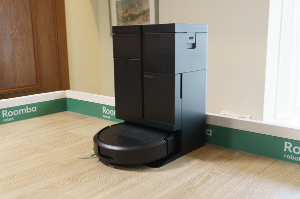 Roomba Plus 515 Combo ���{�b�g + AutoWash�[�d�X�e�[�V����