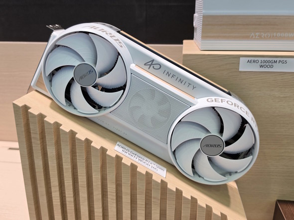 AORUS GeForce RTX 5080 INFINITY WOOD
