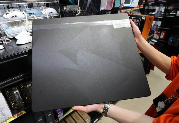 Polarity Glass Mousepad Black Standard
