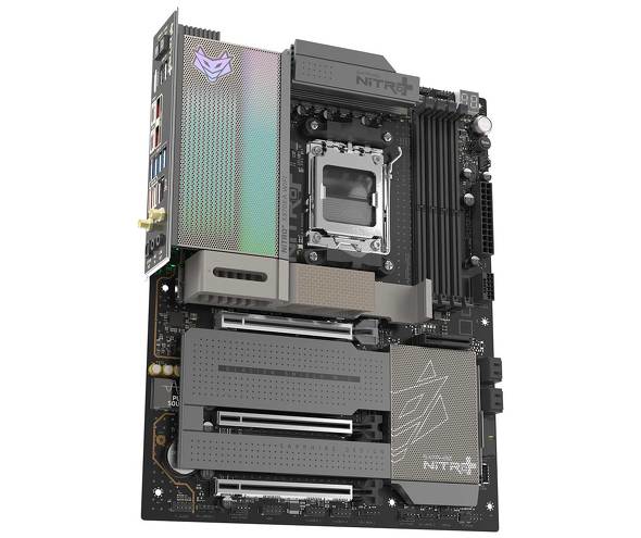 �uNITRO�{ X870EA PhantomLink�v�̐��i�摜