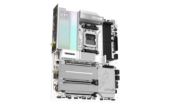 �uNITRO�{ X870EA PhantomLink Polar Edition�v�̐��i�摜