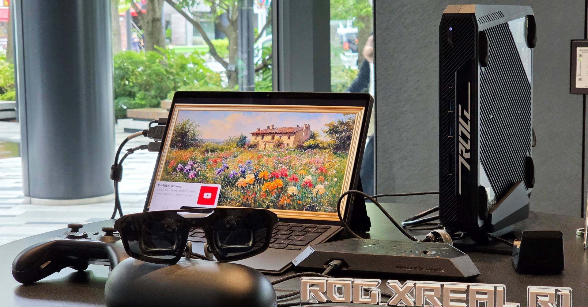[ITmedia PC USER] XREALとASUS ROGがタッグを組んだゲーミングARグラス「ROG XREAL R1」の実物を見てきた