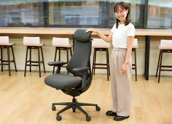 �d�����[�N�`�F�A�̑�2���ヂ�f���uLiberNovo Omni Pro�v�̃O���t�@�C�g�u���b�N�B�p�b�ƌ��ł͏]�����f���Ƒ傫�ȈႢ���Ȃ��悤�����c�c