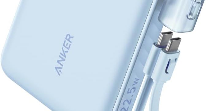 3台の機器を同時に充電できる「Anker Power Bank (1万mAh, 22.5W)」が