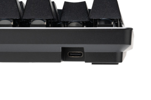 USB Type-C�[�q