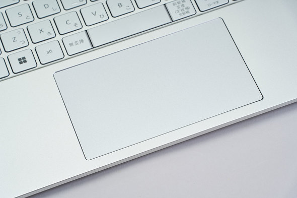 タッチパッドは現在ならモバイルPCの標準サイズに近い