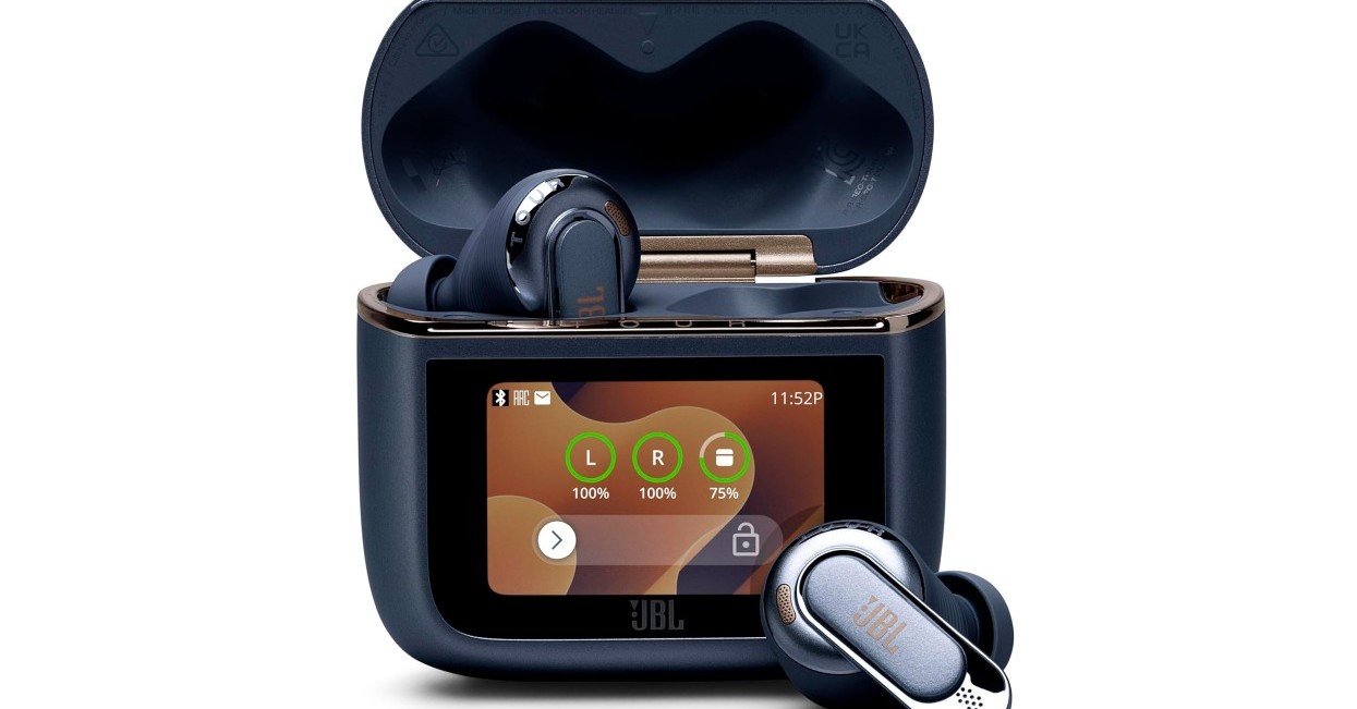 「JBL TOUR PRO 3」が25％オフの2万6980円に ディスプレイ付き完全ワイヤレスイヤフォン
