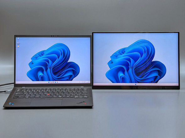 14�^�̃��o�C��PC�uThinkPad X1 Carbon Gen9�v�ƕ��ׂ��Ƃ���